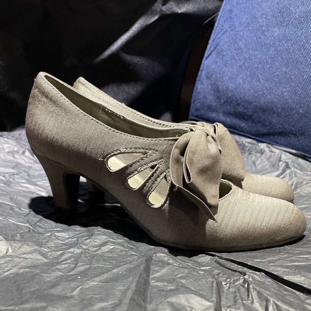 Naturalizer Bow Heels